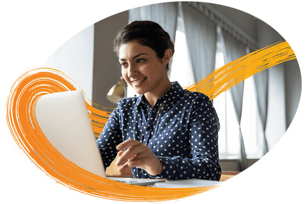 woman-polkadot-laptop